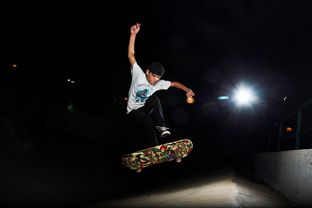 Emiliano-Skate-360-Shove-it.jpg
